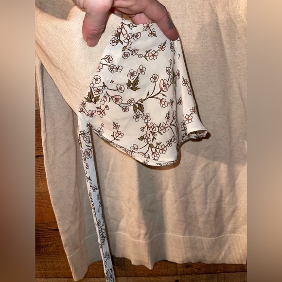 Loft boho floral sleeve sweater - Picture 2 of 4